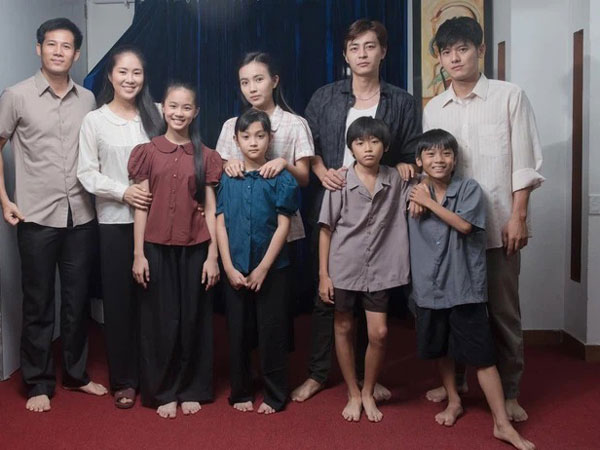 Thương con cá Rô đồng: Lê Phương bần thần vì kết phim, đạo diễn lên tiếng sau khi bị khán giả ném đá dữ dội