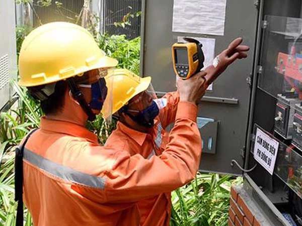 Tiêu thụ điện tiếp tục giảm mạnh