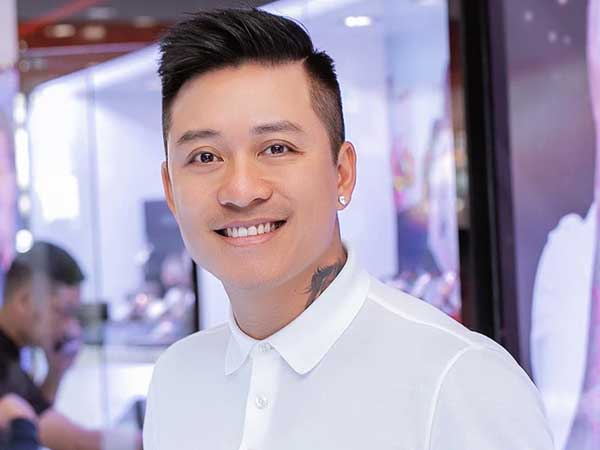 Bị móc mỉa nghệ sĩ không nhờ Tổ nghề mà nhờ khán giả, Tuấn Hưng lớn tiếng đáp căng rồi thẳng tay làm điều này?