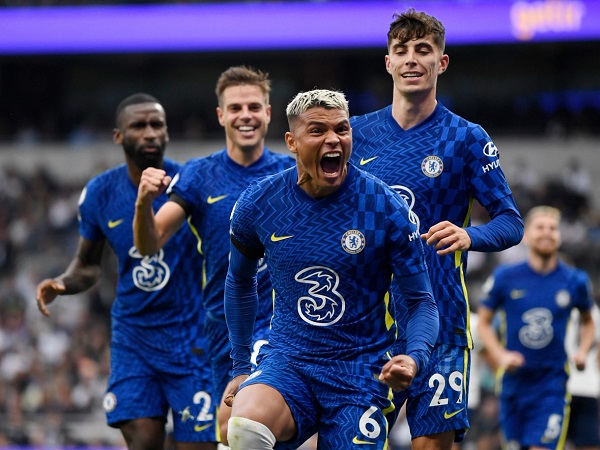 Hủy diệt Tottenham, Chelsea chiếm ngôi đầu Premier League