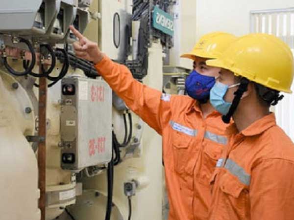 EVN lệnh cắt giảm, các ông chủ nhà máy điện lo lắng