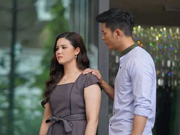Chồng ngỏ ý muốn nuôi con riêng với tình cũ, người vợ gọi đúng một cuộc điện thoại khiến tất cả nể phục