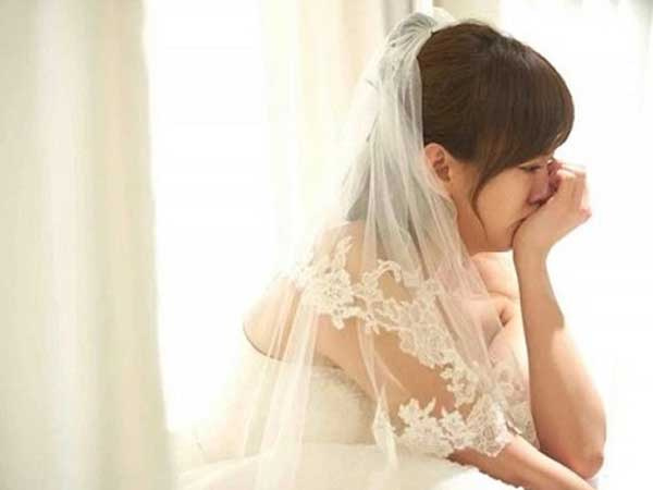 Chú rể tuyên bố 'chửa ễnh ra rồi còn đòi hỏi' nhưng pha 'cua gấp' của cô dâu lại khiến anh hết đường thương lượng