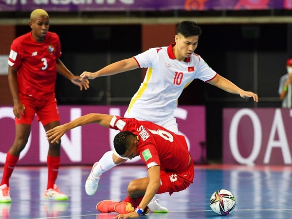 Tuyển futsal Việt Nam giảm khối lượng tập luyện trước trận gặp Nga tại vòng 1/8 World Cup 2021