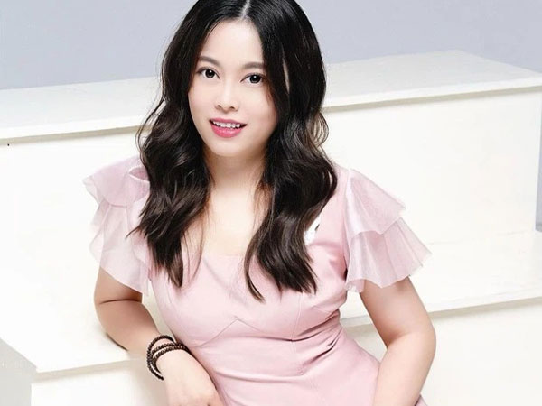 Một 'chị Hằng' tiết lộ không được chu cấp đồng nào khi đi học, nhìn sang khối tài sản đồ sộ bây giờ thấy sức làm giàu khủng khiếp