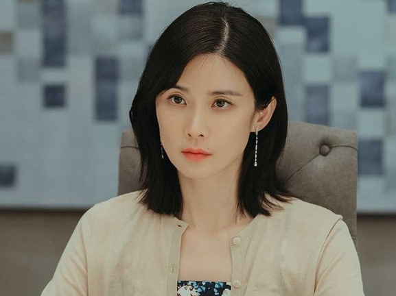 Chị chồng mắng té tát 'không chăm được mẹ thì để em trai lấy vợ khác', tôi có hành động khiến ả tối mặt