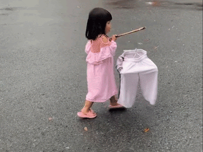 Dở khóc dở cười với bộ sưu tập đèn lồng tự chế mùa giãn cách, dân tình xin 'quỳ' vì khó thế mà cũng nghĩ ra được
