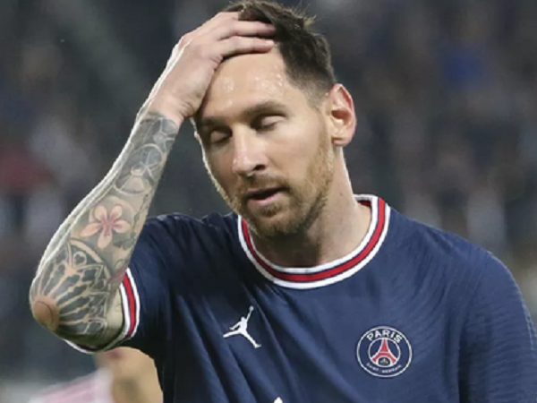Messi chấn thương, nguy cơ lỡ đại chiến Champions League với Man City