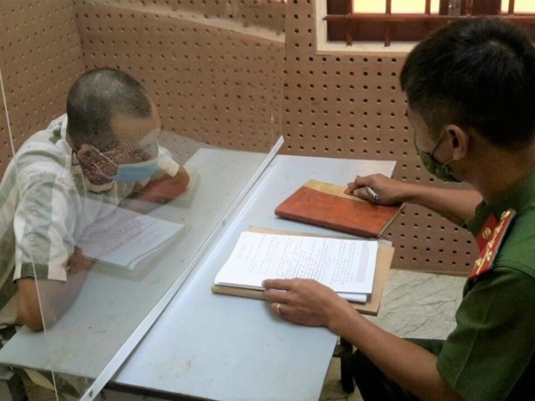 Cảnh sát truy đuổi tài xế xe tải thông chốt, bỏ chạy gần 100km