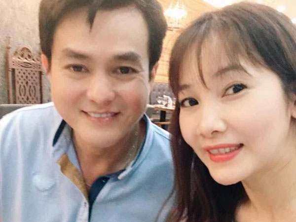 Vợ kém 8 tuổi, kín tiếng của Cao Minh Đạt - cậu Ba Duy khét tiếng trong Tiếng Sét Trong Mưa