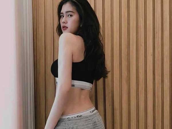 Gái xinh bồ cầu thủ sở hữu năng lực 'bóp méo vạn vật' vẫn chịu khó... PR sản phẩm giảm cân