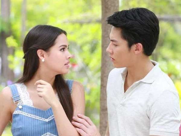 Mượn điện thoại chồng để con học trực tuyến, vợ phát hiện bí mật động trời và câu hỏi ngược khiến anh ta 'cứng họng'!