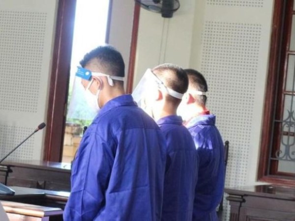 Hai học sinh lĩnh 30 năm tù vì vận chuyển 10kg ma túy