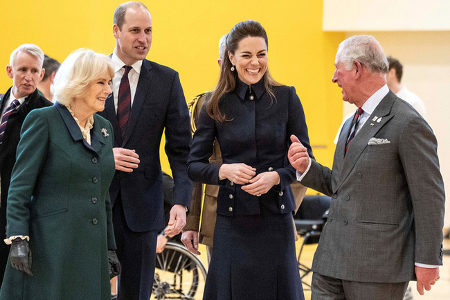 Vợ chồng Công nương Kate thông báo hoạt động mới, lập tức bị so sánh với nhà Meghan, gây ra ý kiến trái chiều