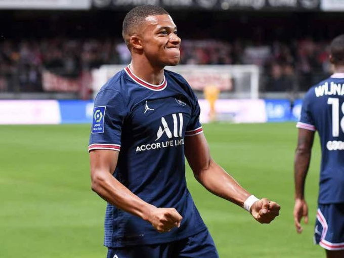 Mbappe vượt kỷ lục của Ibrahimovic, đi vào lịch sử Ligue 1