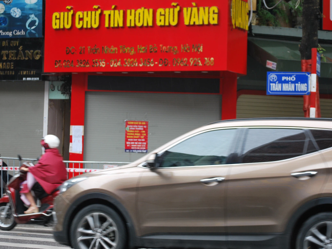 Hà Nội thông tin về trường hợp F0 tử vong trong tư thế treo cổ ở phố Trần Nhân Tông