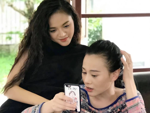 Hương vị tình thân: Khổ như Thu Quỳnh, chúc mừng sinh nhật Phương Oanh mà cũng bị nói cố tình dìm đồng nghiệp