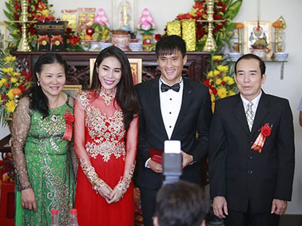 Thuỷ Tiên bị bố Công Vinh cấm cưới vì 'quá hỗn' và mối quan hệ thực sự với nhà chồng?