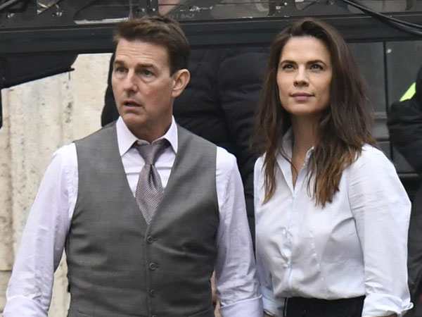 Tom Cruise chia tay bạn gái bốc lửa kém 20 tuổi sau 1 năm hẹn hò, lí do là gì mà khiến khán giả ngán ngẩm lắc đầu?