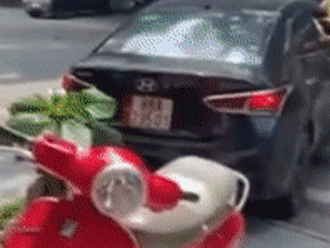 Cảnh sát giao thông Vĩnh Phúc bị tài xế lái ô tô húc ngã trên đường