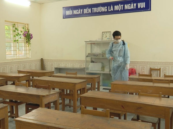 Học sinh Hà Nam ngừng đến trường từ 27/9, chuyển sang học trực tuyến