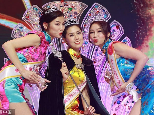 Tân Hoa hậu châu Á 2021 gây tranh cãi vì nhan sắc, thí sinh bụng mỡ bèo nhèo bỗng giành spotlight đêm Chung kết