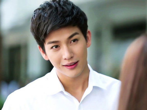 Tình cũ xin đêm cuối trước khi tôi cưới vợ, lật chiếu thấy 1 thứ tôi vội tông cửa chạy