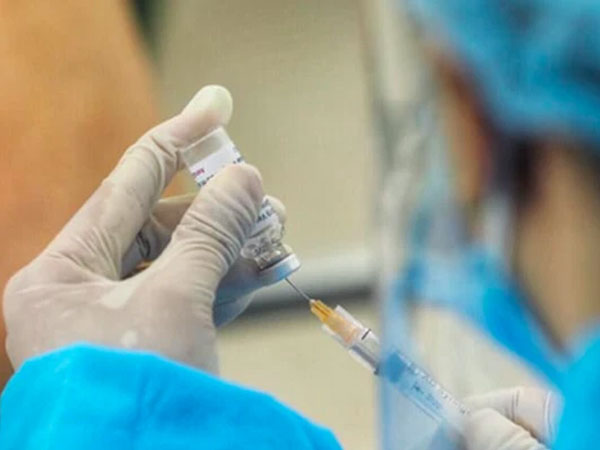 Bộ Y tế một lần nữa nghiêm cấm mọi hành vi thu phí, trục lợi từ tiêm vaccine phòng COVID-19