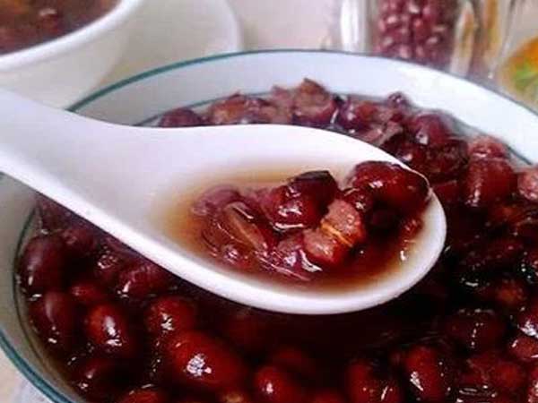 Phụ nữ sau tuổi 44 nên sử dụng 5 thức uống này để tránh tử cung lão hóa nhanh và ngăn ngừa được nhiều bệnh phụ khoa