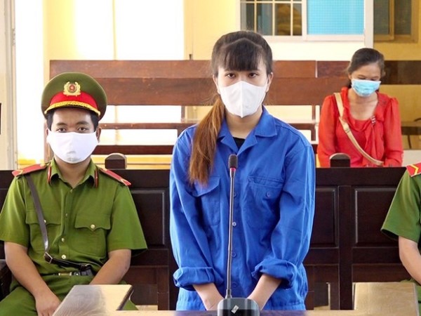 Nữ nhân viên giả chữ ký, lập hồ sơ khống lừa tiền của công ty
