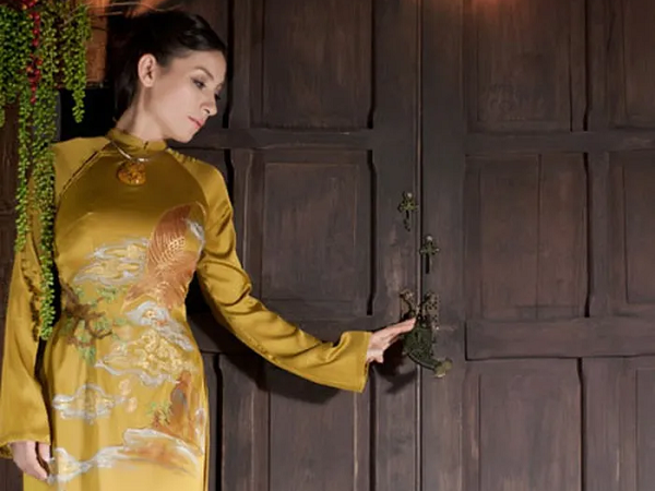 Phi Nhung sinh thời đem lòng say đắm tà áo dài, sở hữu hàng trăm mẫu vô cùng duyên dáng
