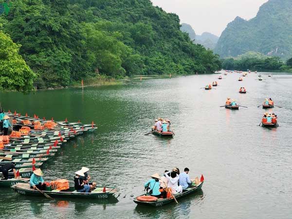 Tháng 10 đồng loạt mở dần du lịch, dũng cảm đi chơi thời 'an toàn mới'