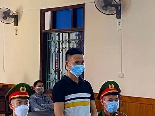 Vừa ra tù, lại tiếp tục hiếp dâm con gái 6 tuổi của bạn