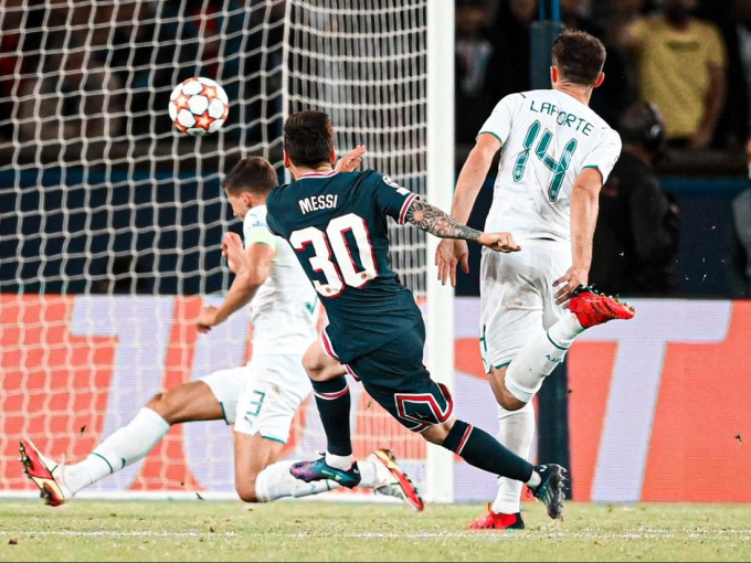 Guardiola nói đúng, Messi vẫn đầy ma thuật