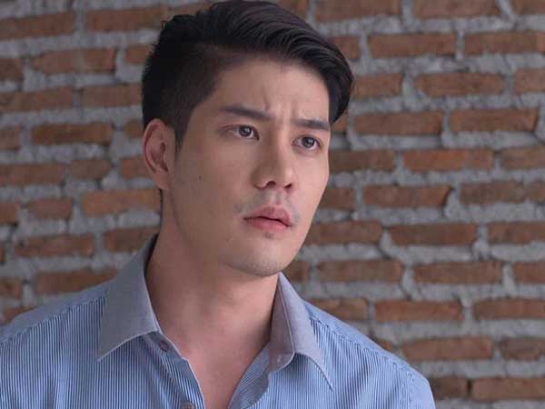 Về quê thăm mẹ vợ bị tai nạn, anh chồng vô tình nghe được cuộc nói chuyện lúc nửa đêm mà 'chết lặng'
