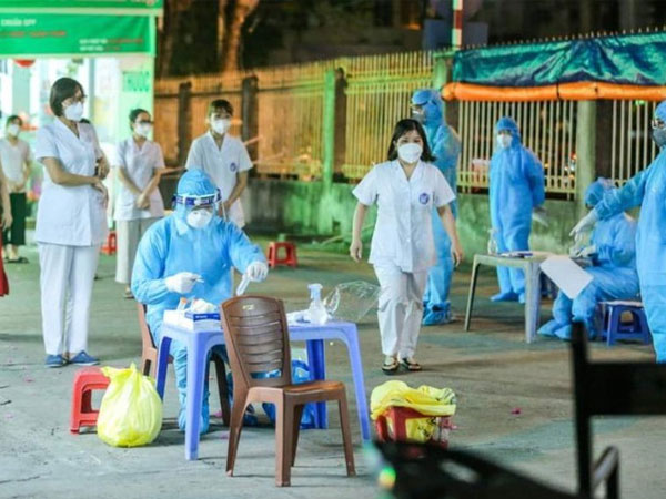 14 cán bộ y tế Phú Thọ trở về từ TP.HCM mắc Covid-19
