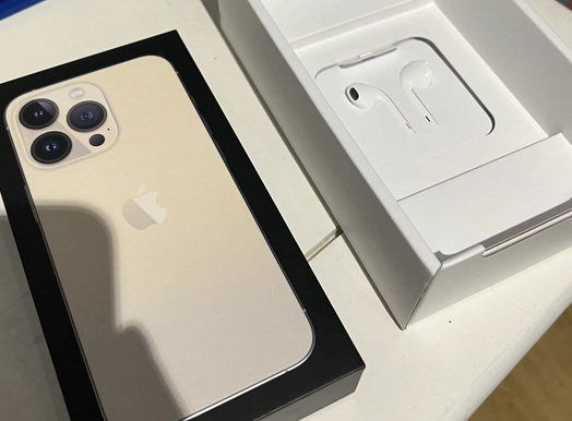 Đây là quốc gia duy nhất trên thế giới bán iPhone 13 kèm tai nghe