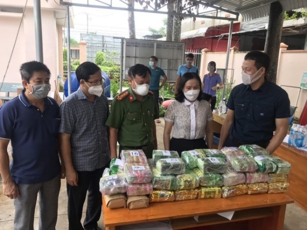 Triệt phá đường dây xe tải 'luồng xanh' vận chuyển 50kg ma tuý cùng nhiều súng đạn