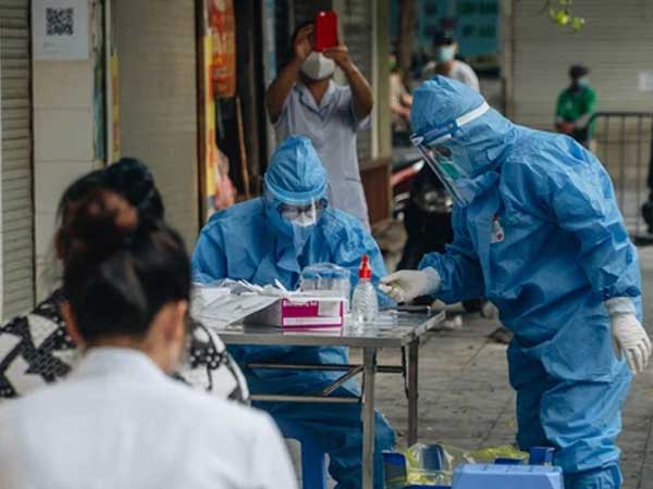 CDC Hà Nội: 'Ổ dịch' Bệnh viện Việt Đức đã qua nhiều chu kì lây nhiễm, số ca mắc có thể sẽ tăng lên