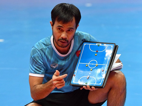 HLV trưởng futsal Việt Nam đã có kết quả âm tính với COVID-19, sẽ trở về nước hôm nay