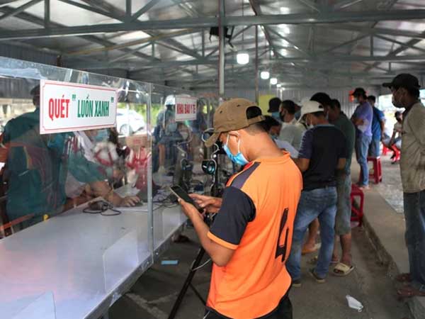 Phạt kịch khung tài xế cố tình trốn cách ly, không khai báo y tế rồi nhiễm Covid-19