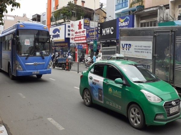 TP.HCM hoạt động trở lại xe buýt, ô tô công nghệ, taxi từ ngày 5/10