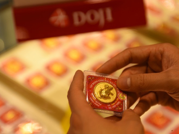 Giá vàng hôm nay 3/10: Áp lực giảm sau đợt tăng sốc