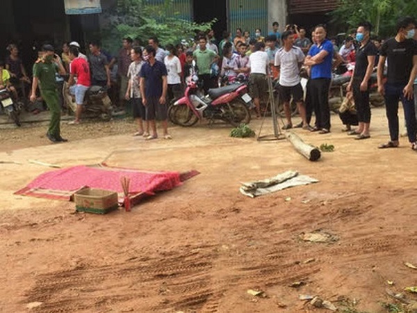 Đâm chết bạn vì xích mích trên bàn bida