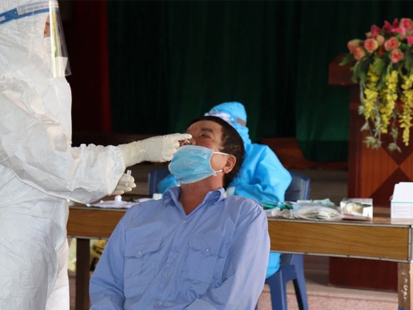 Đình chỉ hiệu trưởng không cho trưng dụng trường làm nơi test Covid-19 và cách ly y tế