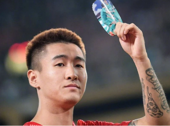 Sắp chạm mặt Việt Nam, 'Ronaldo Trung Quốc' và hàng loạt trụ cột báo tin dữ tới HLV Li Tie