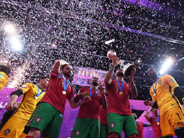 Nhận thẻ đỏ đầy ngớ ngẩn, Argentina gục ngã trước Bồ Đào Nha tại chung kết World Cup