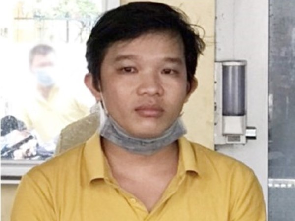 Bắt nam nhân viên làm giả giấy tờ để chiếm đoạt tiền của khách mua xe