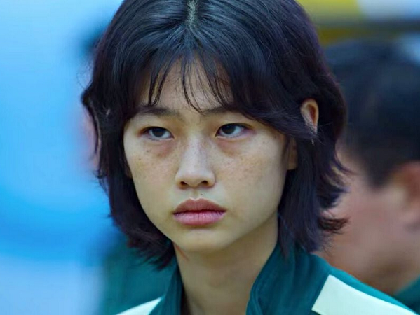 Chỉ nhờ vai diễn đầu tay trong Squid Game, mẫu nữ 9X đã vượt mặt Song Hye Kyo trở thành diễn viên Hàn được theo dõi nhiều thứ 2 trên Instagram