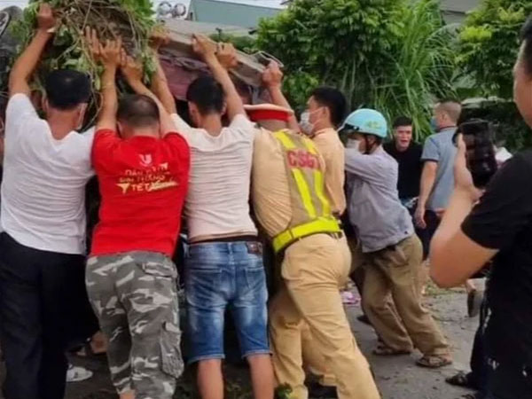 Bắc Ninh: Xe con 'nát bét' sau tai nạn kinh hoàng khiến 3 người tử vong, trong đó có hot Tiktoker 18 triệu like